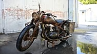 A DKW NZ 350-1-et jelenleg a Honvédelmi Történeti Intézet és Múzeum, a Volksbund Deutsche Kriegsgräberfürsorge e. V. magyar partnere restaurálja.