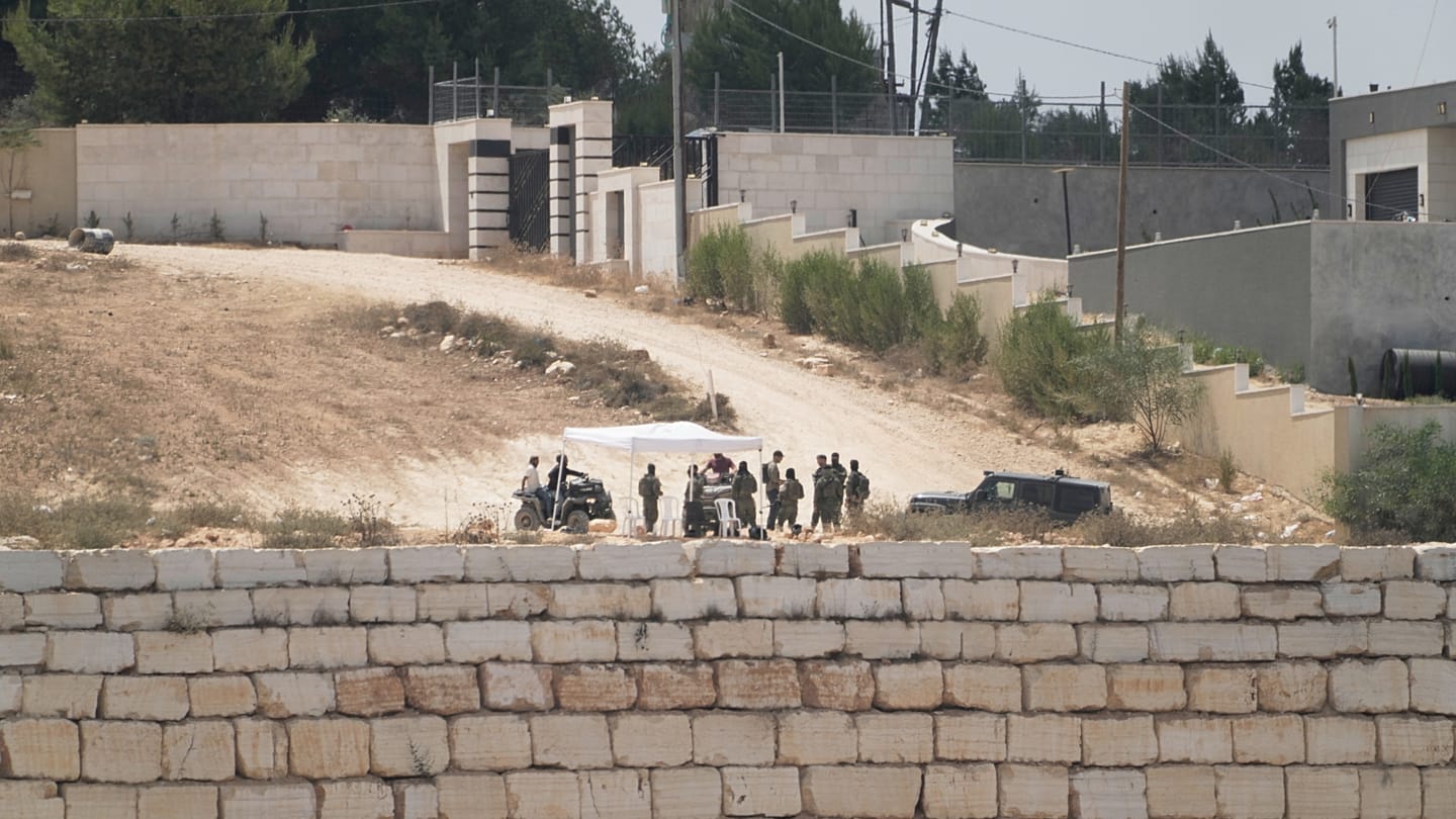 تقرير عبري: عنف المستوطنين يتمدد نحو مناطق خاضعة للسيطرة الفلسطينية.. ومخاوف من إفراغها من الوجود الفلسطيني