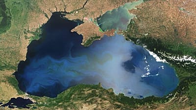 İstanbul'da Karadeniz kıyısına İHA vurdu