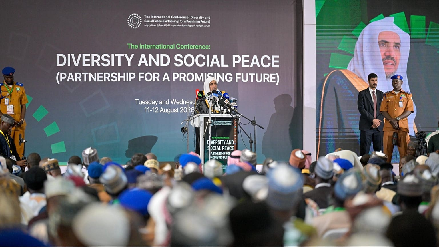 الشيخ الدكتور محمد بن عبد الكريم العيسى، الأمين العام لرابطة العالم الإسلامي ورئيس هيئة علماء المسلمين في أبوجا 