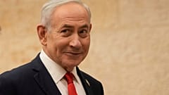 بنيامين نتنياهو يدلي بصوته في الانتخابات التمهيدية لحزب "الليكود" -التي تسبق الانتخابات العامة الإسرائيلية المقررة في أكتوبر- وذلك في القدس، يوم الاثنين 17 أغسطس 2026.