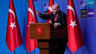 الرئيس التركي رجب طيب أردوغان يتحدث خلال مؤتمر صحفي في قمة الناتو في أنقرة، تركيا، الأربعاء 8 يوليو 2026. (AP Photo/حسين مالا)