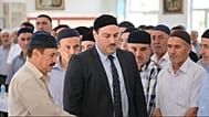 Alihan Kuriş cemaati ile birlikte