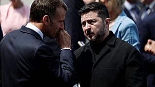 Emmanuel Macron et Volodymyr Zelensky à Paris, en France, mardi 14 juillet 2026, à l'issue du défilé militaire annuel de la fête nationale. 