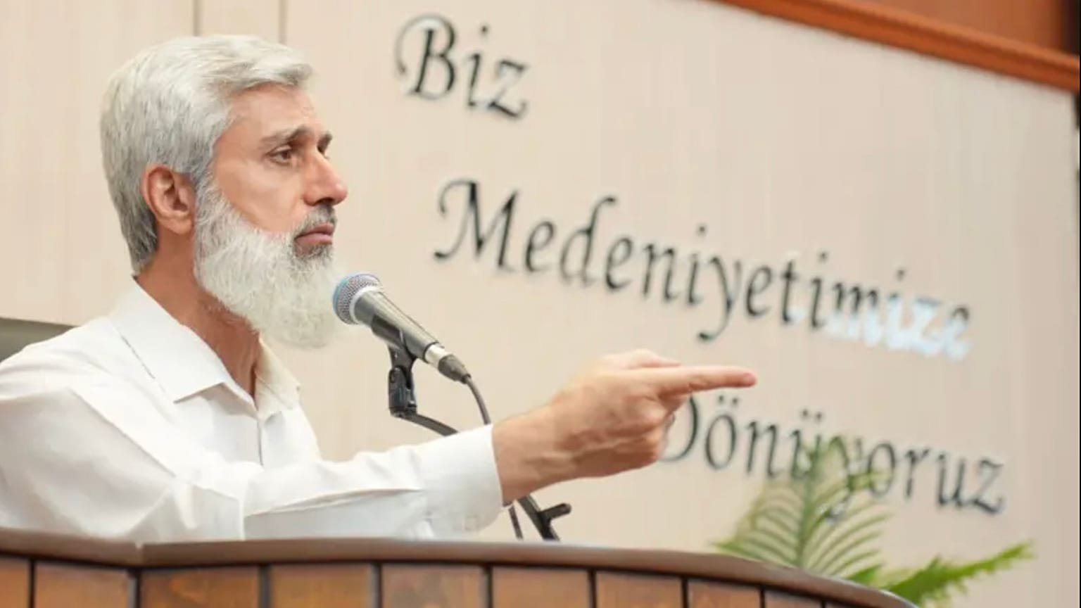 Furkan Vakfı Başkanı Alparslan Kuytul.
