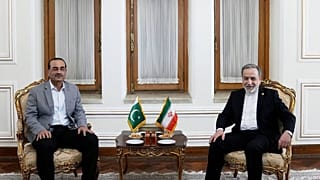 عباس عراقچی و عاصم منیر