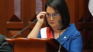 ARCHIVO - La presidenta Keiko Fujimori habla tras prestar juramento en el Congreso en Lima, Perú, el martes 28 de julio de 2026. (Foto AP/Guadalupe Pardo, Pool)