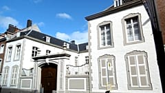 Uważa się, że Napoleon Bonaparte odwiedził tę willę jako honorowy gość, dziś wpisaną do rejestru zabytków.