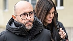 Jacques et Jessica Moretti, originaires de France, propriétaires du "Le Constellation", se présentent mercredi 11 février 2026 à une audition au parquet.