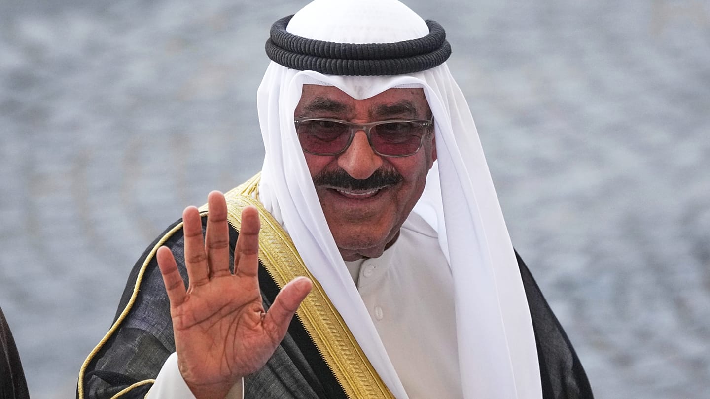 الكويت تشدد قانون الجنسية.. المجنسون أمام قيود سياسية جديدة وحملة سحب تطاول الآلاف