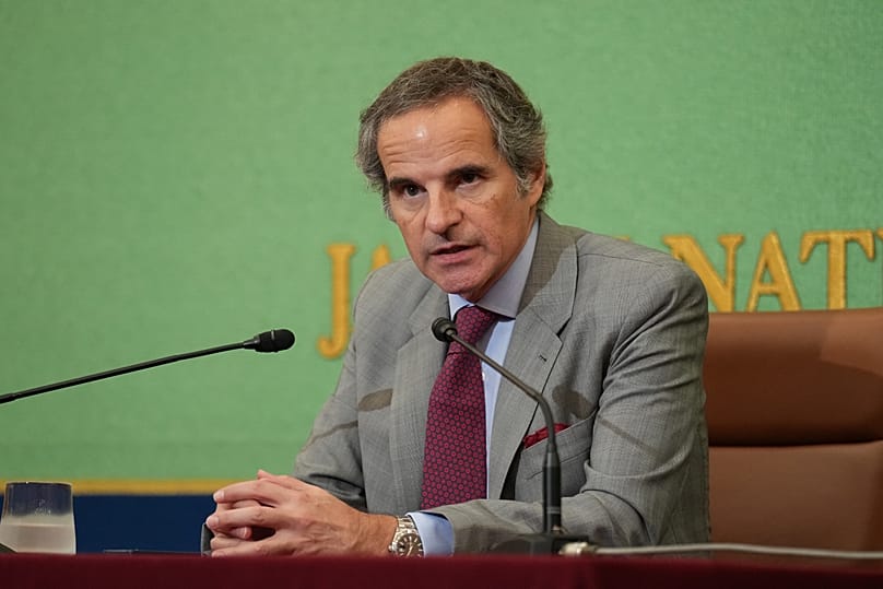 Uluslararası Atom Enerjisi Ajansı Genel Direktörü Rafael Grossi, Tokyo'daki Japonya Ulusal Basın Kulübü'nde düzenlenen basın toplantısında konuşuyor, 26 Haziran 2026.