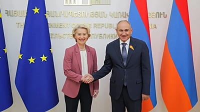Avrupa Komisyonu Başkanı Ursula von der Leyen ile Ermenistan Başbakanı Nikol Paşinyan, 2 Temmuz 2026'da Erivan'da