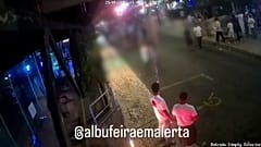 Imagens de videovigilância na Rua Francisco Sá Carneiro, em Albufeira. 