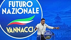 Roberto Vannacci, eurodeputato ed ex generale dell’esercito, si rivolge al pubblico al termine del congresso fondativo del partito a Roma (14 giugno 2026)