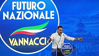 Roberto Vannacci, eurodeputato ed ex generale dell’esercito, si rivolge al pubblico al termine del congresso fondativo del partito a Roma (14 giugno 2026)