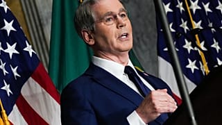 Washington urges countries to cut economic ties with Tehran