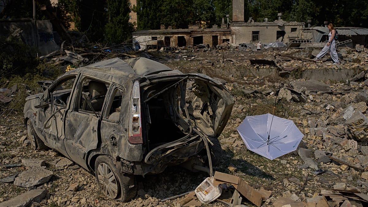 Kyiv residents adapt to life under Russian bombardment
