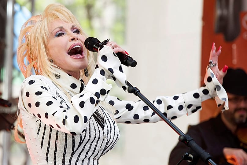 Dolly Parton si esibisce al programma "Today" della NBC, New York il 13 maggio 2014