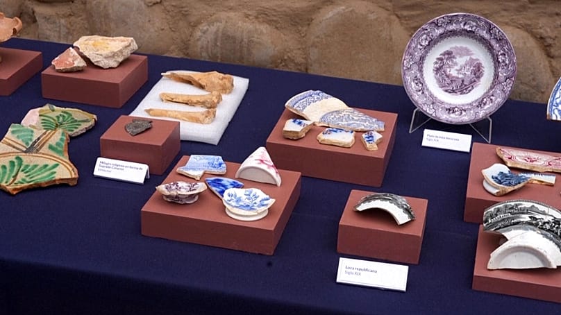 Various of parts of tiled floor and artefacts found at the site exposed during excavation in Lima, Peru, Tuesday, Aug. 25, 2026.