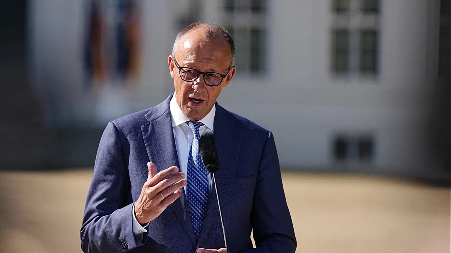 Bundeskanzler Friedrich Merz (CDU) bei der Kabinettsklausur auf Schloss Neuhardenberg, 25. August 2026