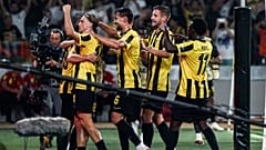 Οι παίκτες της ΑΕΚ πανηγυρίζουν