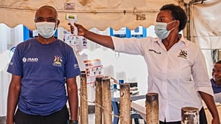 Ebola : l’Ouganda libéré, la RDC toujours confrontée à une flambée meurtrière