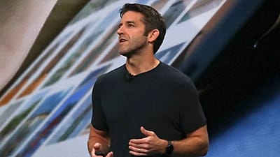 Αρχείο – Ο Τζον Τέρνους, αντιπρόεδρος hardware της Apple, σε εκδήλωση στο Μπρούκλιν, 30 Οκτωβρίου 2018. (AP Photo/Bebeto Matthews)