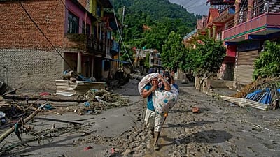 Népal : opérations de sauvetage en cours après des inondations meurtrières