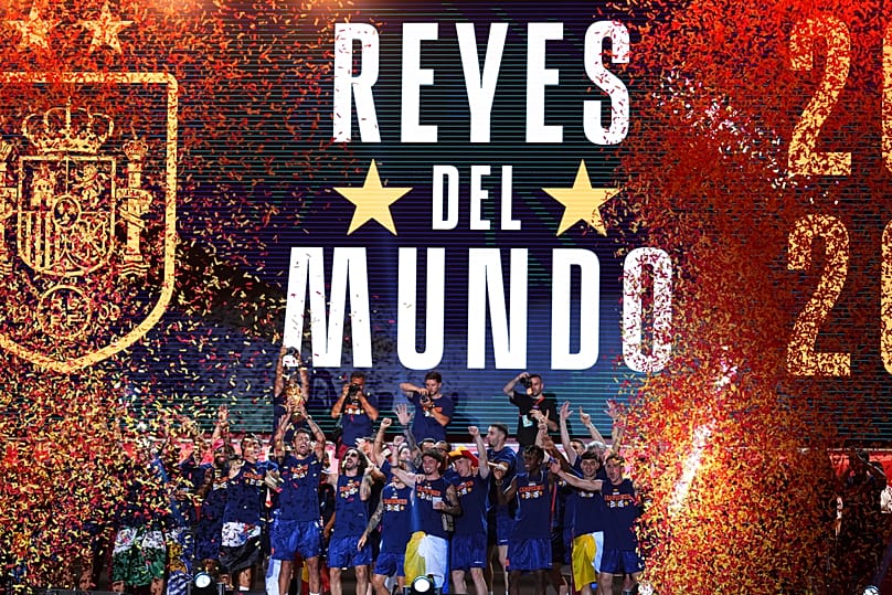 Players from Spain's national team celebrate at Cibeles Square in Madrid, 20 July, 2026