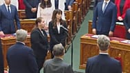 A megválasztott két vezető eskütétele