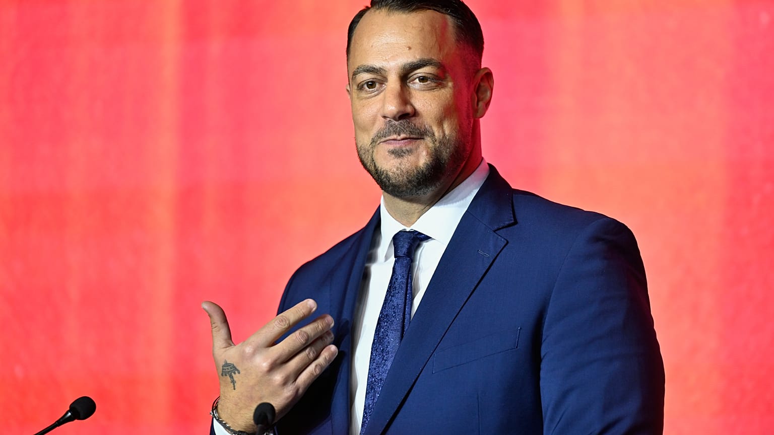Le député LFI Sébastien Delogu lors d’un meeting à Marseille, le 7 mars 2026 (AP Photo / Philippe Magoni)