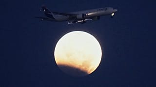 Portugal : une éclipse lunaire partielle illumine le ciel de Lisbonne
