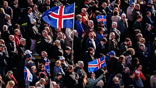 Eine „Áfram Ísland“ („Vorwärts, Island“)-Kundgebung gegen die Wiederaufnahme der EU-Beitrittsgespräche in Reykjavík.
