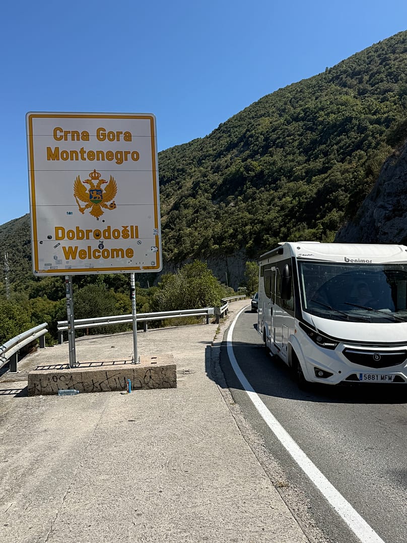 Montenegro’s border with Croatia with kilometre-long queues of vehicles