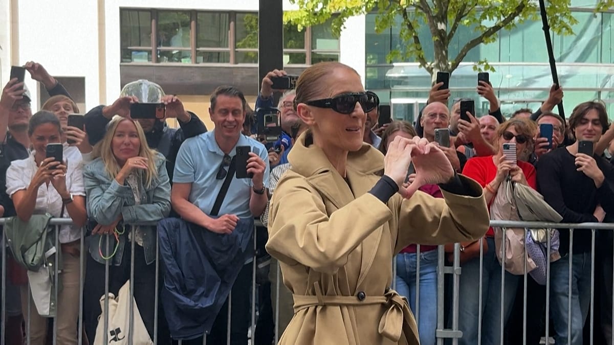 Fans welcome Céline Dion outside her Paris hotel as she prepares to launch a 16‑show arena residency