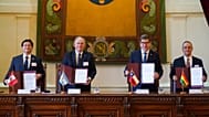 Autoridades mineras de Perú, Argentina, Chile y Bolivia, tras la firma de la declaración conjunta sobre minerales estratégicos, 28 de agosto de 2026, en Santiago de Chile. 