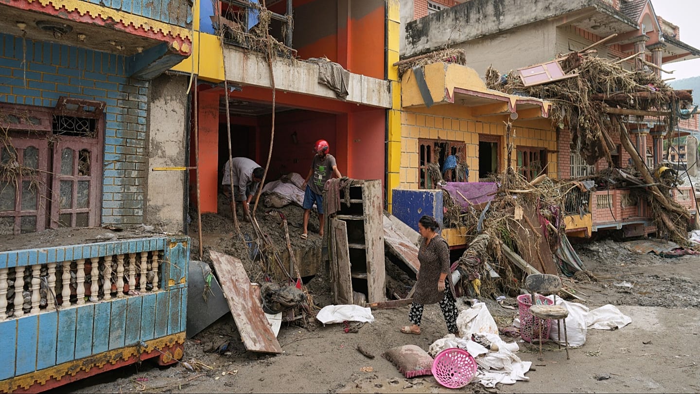 Nepal sel felaketi: Yaklaşık 3 bin kişi kayıp, 17 bin çocuk yardıma muhtaç