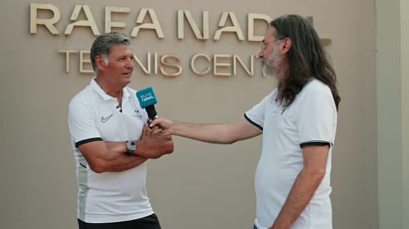Ο Τόνι Ναδάλ συνομιλεί με τον δημοσιογράφο του Euronews Γιάννη Γιαγκίνη