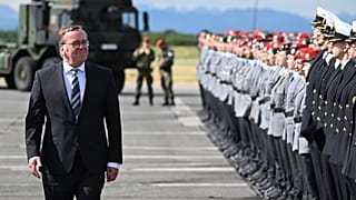 Bundesverteidigungsminister Boris Pistorius bei einem Beförderungsappell für Offizieranwärter am "Tag der Bundeswehr" in Neubiberg, 6. Juni 2026.