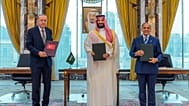 لرئيس التركي رجب طيب أردوغان، وولي العهد السعودي محمد بن سلمان، ورئيس الوزراء الباكستاني شهباز شريف، عقب توقيع "اتفاق مكة" الدفاعي في 7 آب 2026.