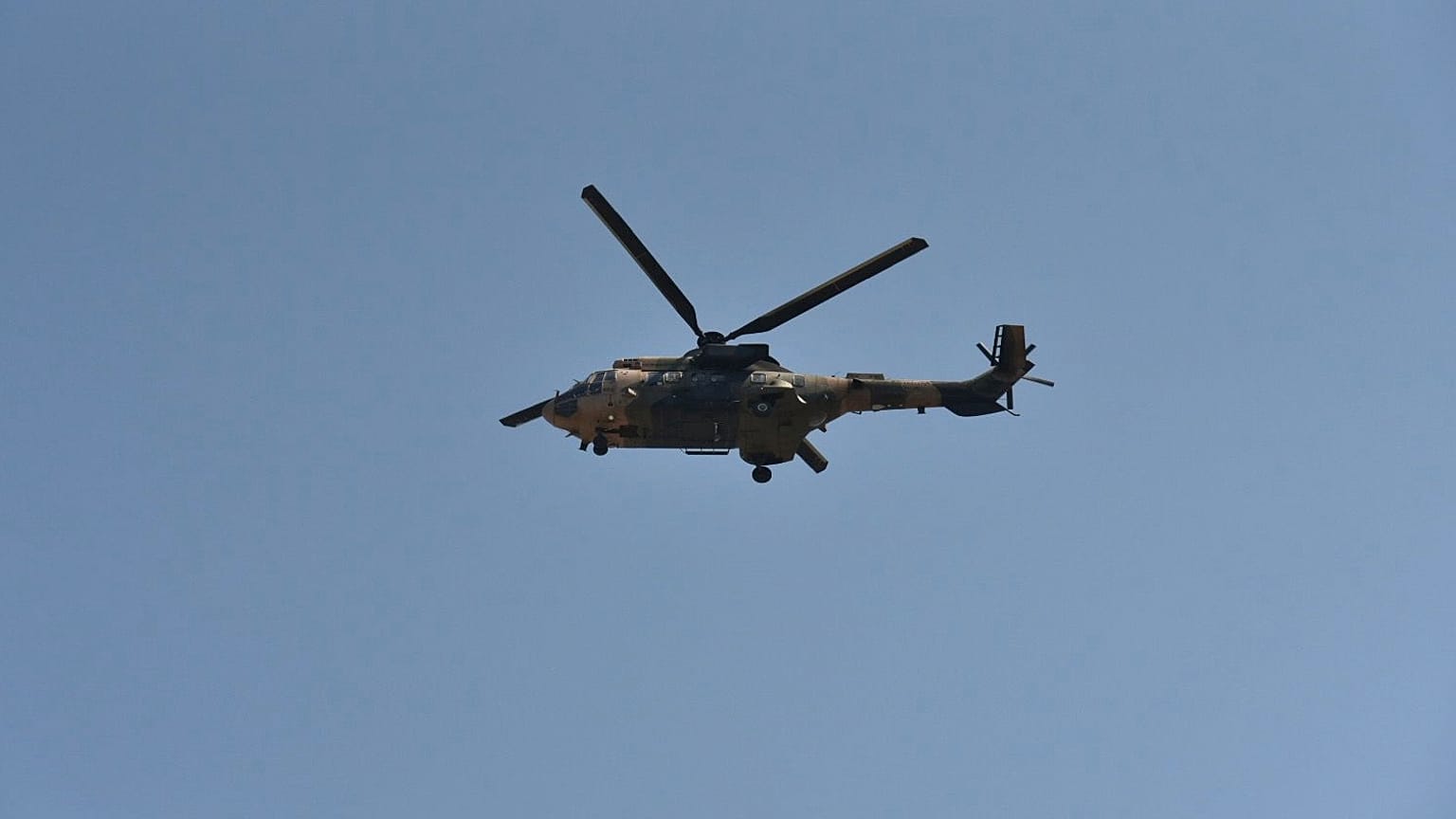 Τουρκικό ελικόπτερο πετά πάνω από το σημείο της τραγωδίας