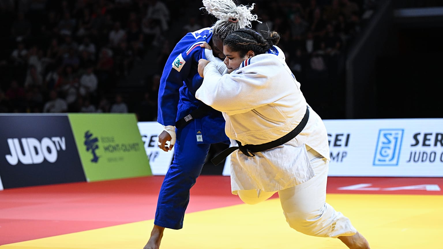 The final of the +78kg category was an all French affair. Lea FONTAINE against Romane DICKO