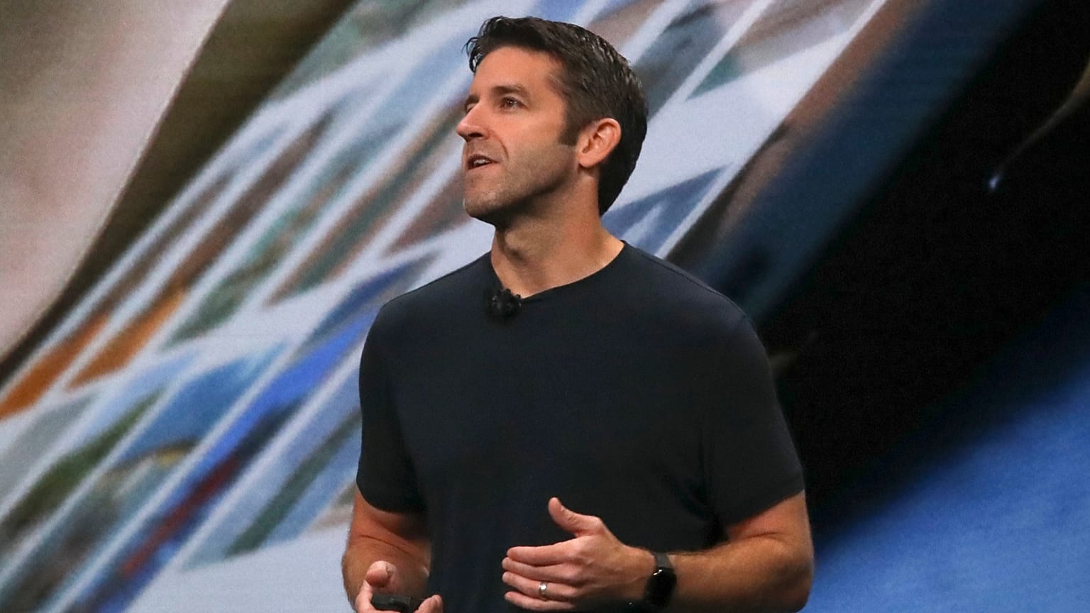 ARCHIVO - John Ternus, vicepresidente de ingeniería de hardware de Apple, el 30 de octubre de 2018 en el distrito de Brooklyn, Nueva York.