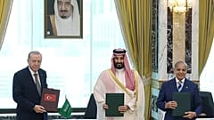 ARŞİV - Türkiye, Suudi Arabistan ve Pakistan arasında Ortak Savunma Anlaşması imzalandı.