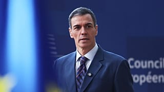 ARCHIVO - El presidente del Gobierno español, Pedro Sánchez, llega a la cumbre de la UE en el edificio del Consejo Europeo en Bruselas, el jueves 19 de marzo de 2026. 