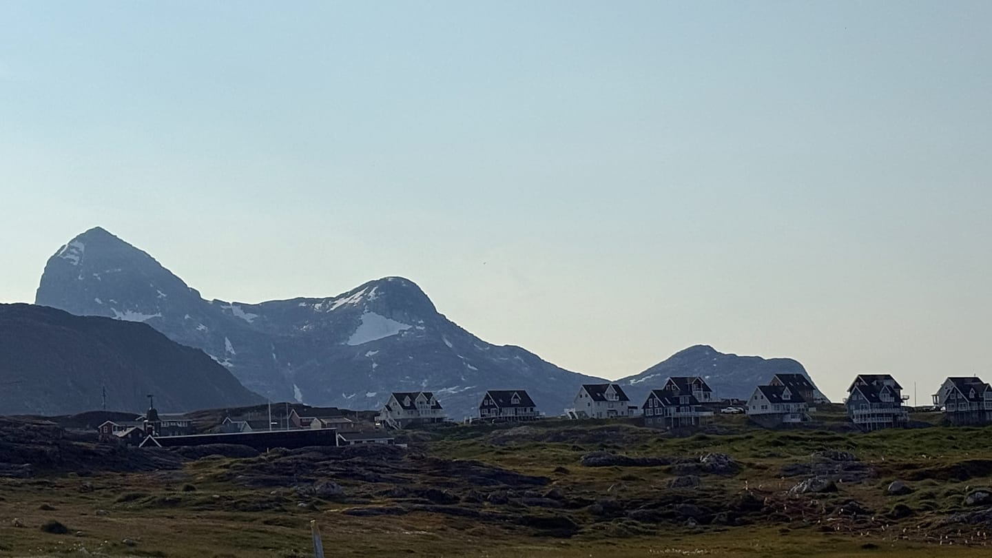 euronews.com - Nadira Tudor - Roughing it to Arctic luxury: Two sisters, three countries, two weeks