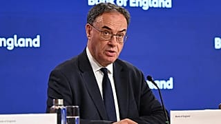 Andrew Bailey, governador do Banco de Inglaterra, intervém na conferência de imprensa do relatório de estabilidade, em Londres, 7 de julho de 2026