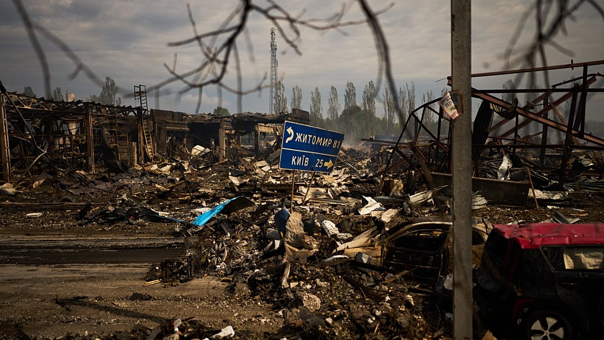Russian strikes on warehouses leave Kyiv shops empty and destroy 12m school books ahead of new term