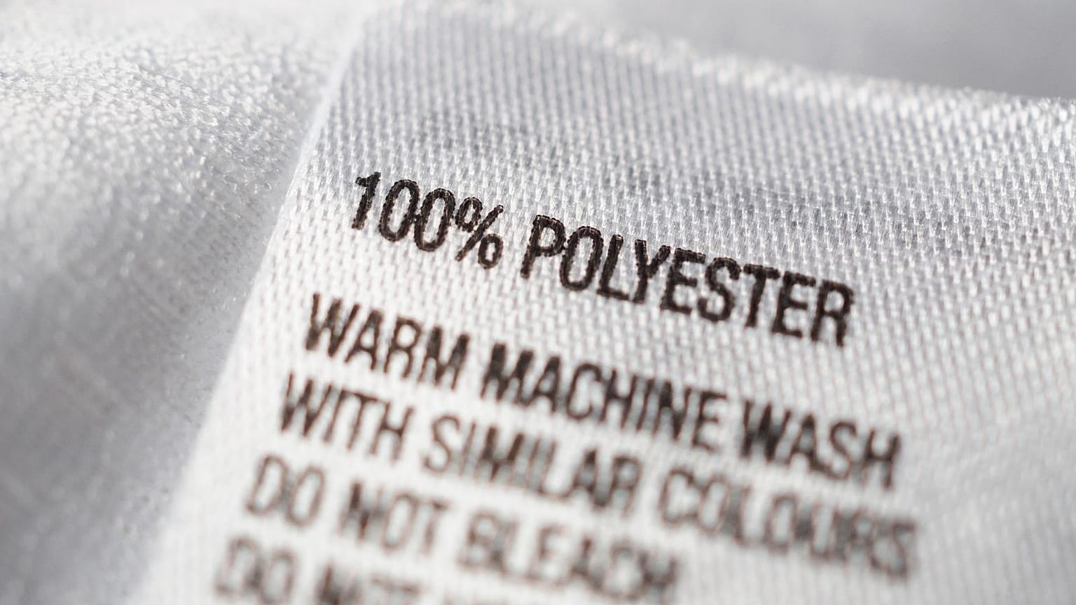 ‘Polyester’: Z kuşağının yeni gözde hakaretini anlamak (ve neden iyi bir şey olduğu)