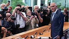 رضا پهلوی، فرزند آخرین پادشاه ایران